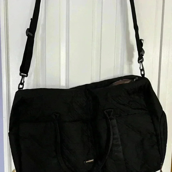 New Bagsmart Travel Duffle Weekend Gym Large Overnight Bag Quilted Black - Picture 6 of 14